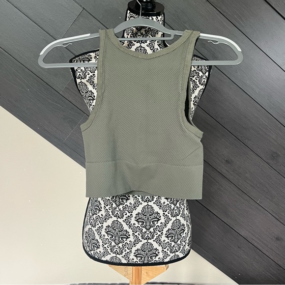 💥Nikibiki Sage Ribbed Tank Top Cropped‎ 💥 - Picture 2 of 5